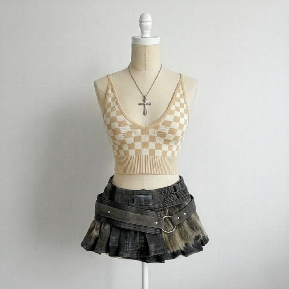 Garage Deep Plunge Beige And White Checkered Ribbed Crop Top